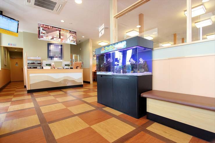 埼玉県越谷市 飲食店様  120cm海水魚水槽  設置事例のサムネイル画像