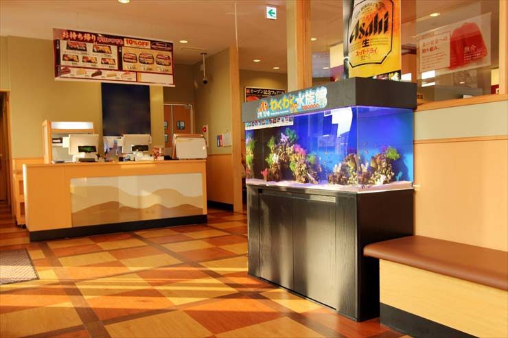 埼玉県上尾市 飲食店様  120cm海水魚水槽  設置事例のサムネイル画像
