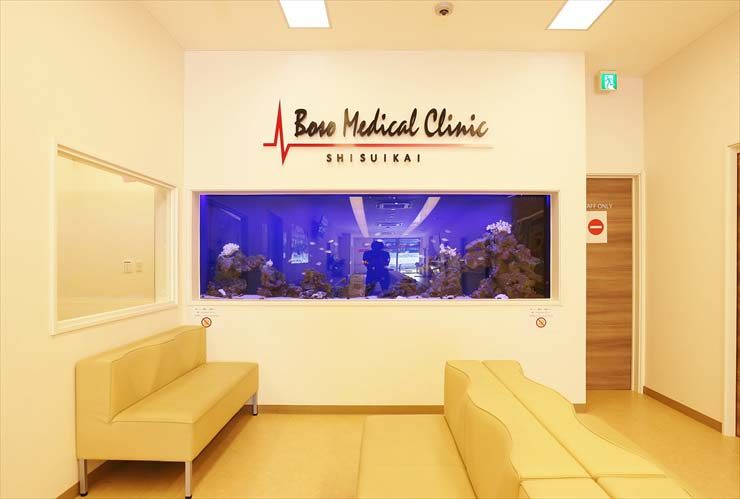 房総メディカルクリニック様 大型海水魚水槽リース 設置事例 水槽画像3