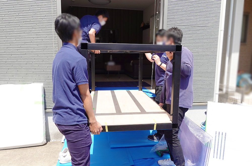 アロワナ水槽台 搬入