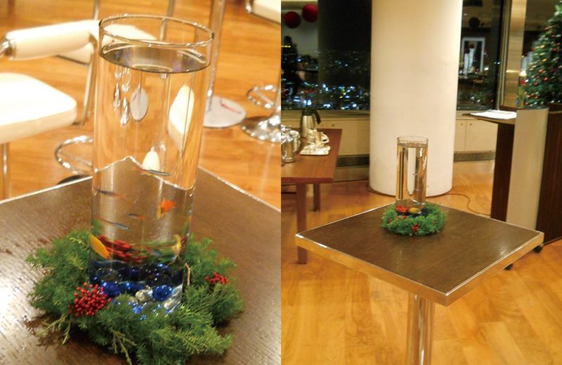 クリスマスを彩るボトルアクアリウム! 小型円柱水槽短期レンタル事例 水槽画像3