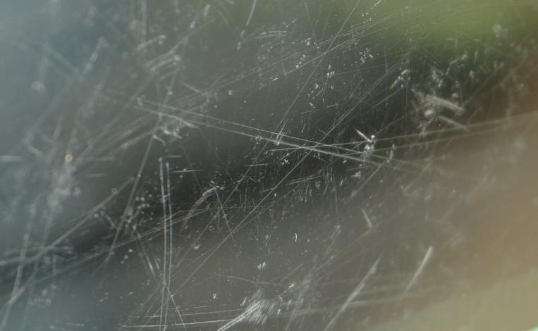 アクリル水槽の表面についた無数の細かい擦り傷